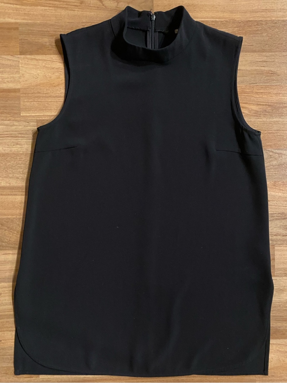 Uniqlo Sleeveless Mock Neck Black Tunic/Top — Size S